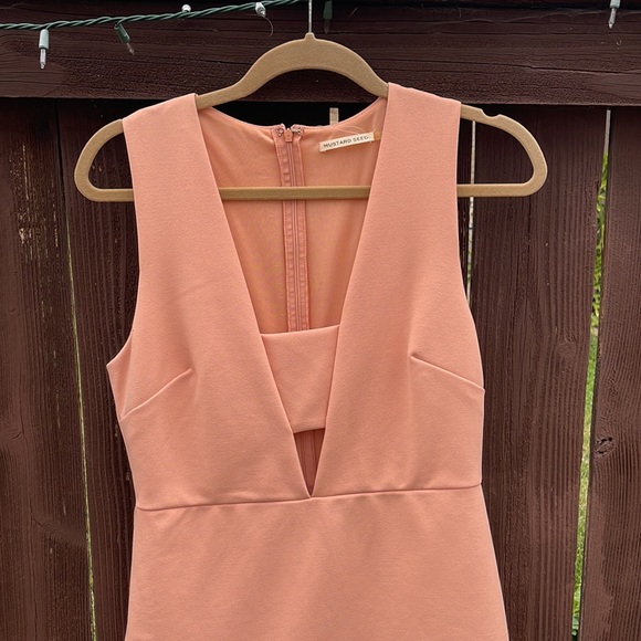 Peach colored Cocktail Dress - Picture 2 of 8